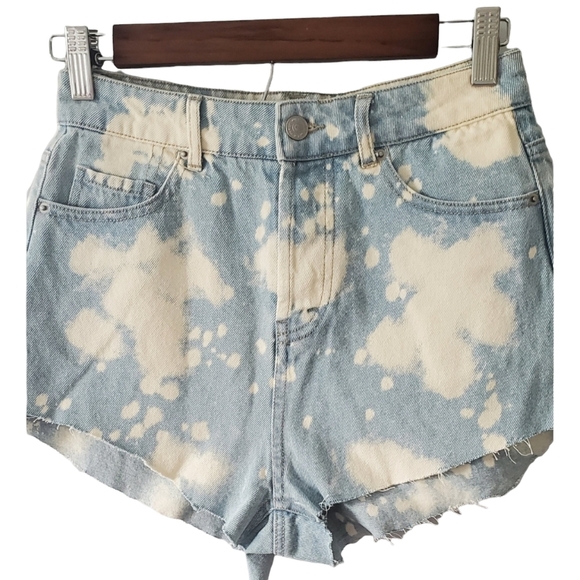 wild fable Pants - Wild Fable Bleached Denim Jean High Rise Short Shorts Size 0